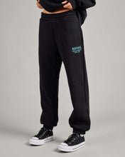 Load image into Gallery viewer, Surf Staple Trackpant - Black