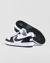 Load image into Gallery viewer, Court Borough Low Recraft GS - Black / White