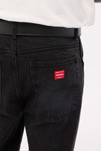 Load image into Gallery viewer, Lounger Jean - Washed Black