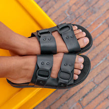 Load image into Gallery viewer, Cushion Vera Cruz - Black