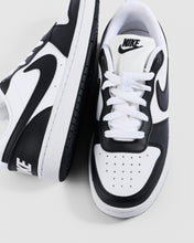 Load image into Gallery viewer, Court Borough Low Recraft GS - Black / White
