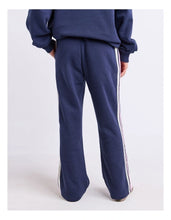 Load image into Gallery viewer, Retro Trackpant - Navy
