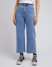 Load image into Gallery viewer, Charlie High Rise Wide Leg Heritage - Denim
