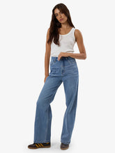 Load image into Gallery viewer, Cherry Stretch Jean - Dark Dust Blue
