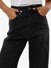 Load image into Gallery viewer, Holly Stretch Jean - Aged Black
