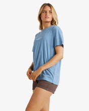 Load image into Gallery viewer, Emerald Island Tee - Blue Shadow
