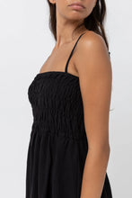 Load image into Gallery viewer, Classic Shirred Midi Dress - Black
