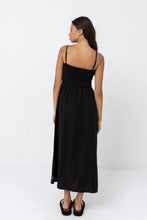 Load image into Gallery viewer, Classic Shirred Midi Dress - Black
