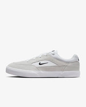 Load image into Gallery viewer, Nike SB Malor - Summit White
