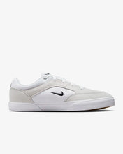 Load image into Gallery viewer, Nike SB Malor - Summit White
