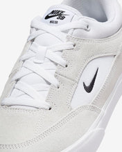 Load image into Gallery viewer, Nike SB Malor - Summit White
