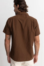 Load image into Gallery viewer, Classic Linen SS Shirt - Chocolate
