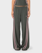 Load image into Gallery viewer, Sister Bronson Low Rise Wide Leg Pant - Pink A Boo
