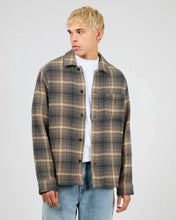 Load image into Gallery viewer, Stature Overshirt - Brown
