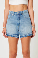 Load image into Gallery viewer, Venice Short Paris - Mid Vintage Blue
