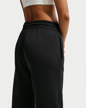 Load image into Gallery viewer, Womens Pheonix Fleece Pant Wide / Black
