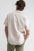 Load image into Gallery viewer, Classic Linen SS Shirt - Sand
