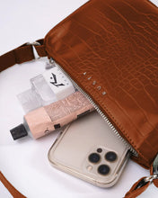 Load image into Gallery viewer, Mila HandBag - Chocolate
